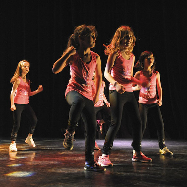 Enfants Hip Hop à Vincennes sur scène pour association ludodanse