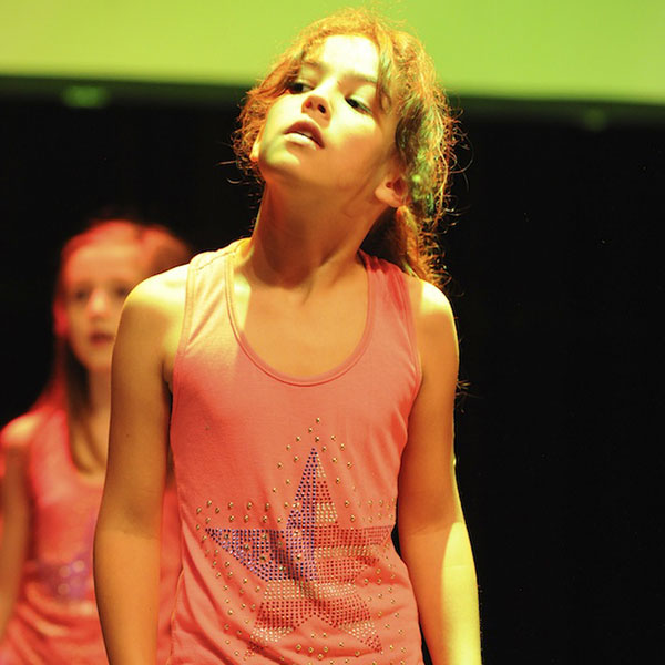 Enfants Hip Hop à Vincennes sur scène pour association ludodanse